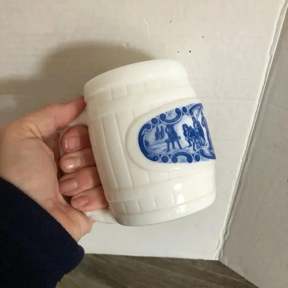 Vtg Milk Glass Barrel  Mug - Picture 7 of 10
